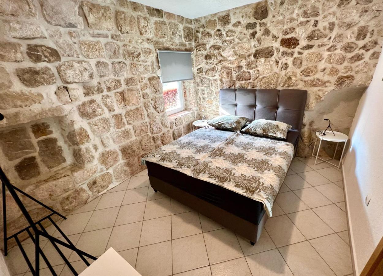 Apartments Toni - スラノ エクステリア 写真